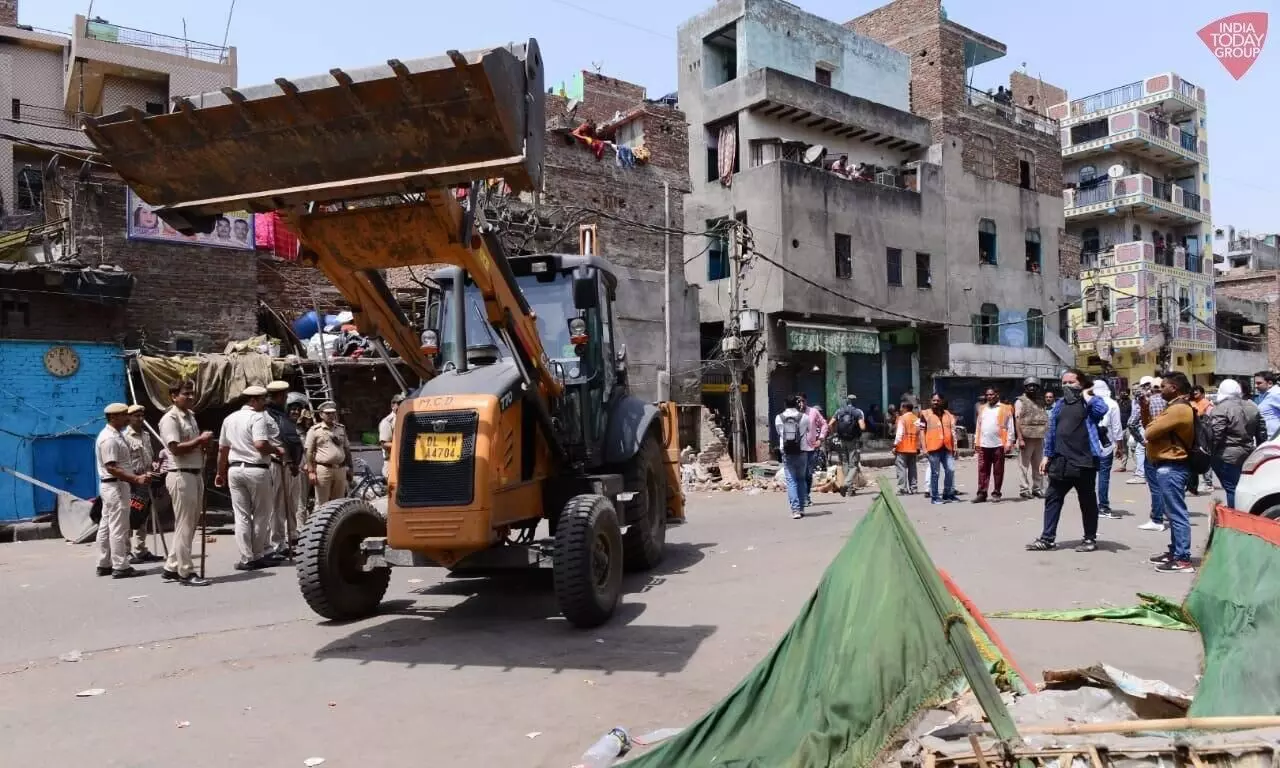 അസ്വസ്ഥ സാമൂഹികാന്തരീക്ഷം, അതിജീവനത്തിന്റെ നുറുങ്ങുവെട്ടം
