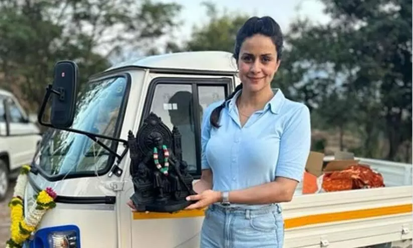 Bollywood actress Gul Panag buys an electric auto rickshaw