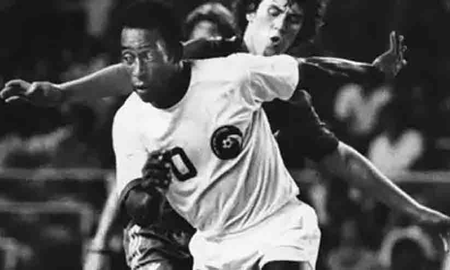 കാൽപന്തുകളിയിലെ കാൽപനികൻ