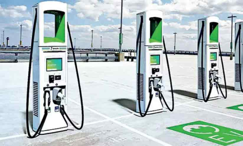 ഇ-​ചാ​ര്‍ജി​ങ് സ്റ്റേ​ഷ​നു​മാ​യി അ​നെ​ര്‍ട്ട്