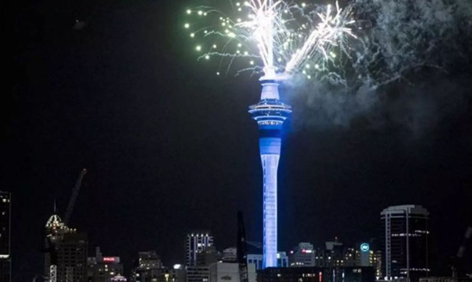 ന്യൂസിലാൻഡിൽ ആദ്യം പുതുവർഷമെത്തി; 2023നെ വരവേൽക്കാൻ ഒരു​ങ്ങി ലോകം