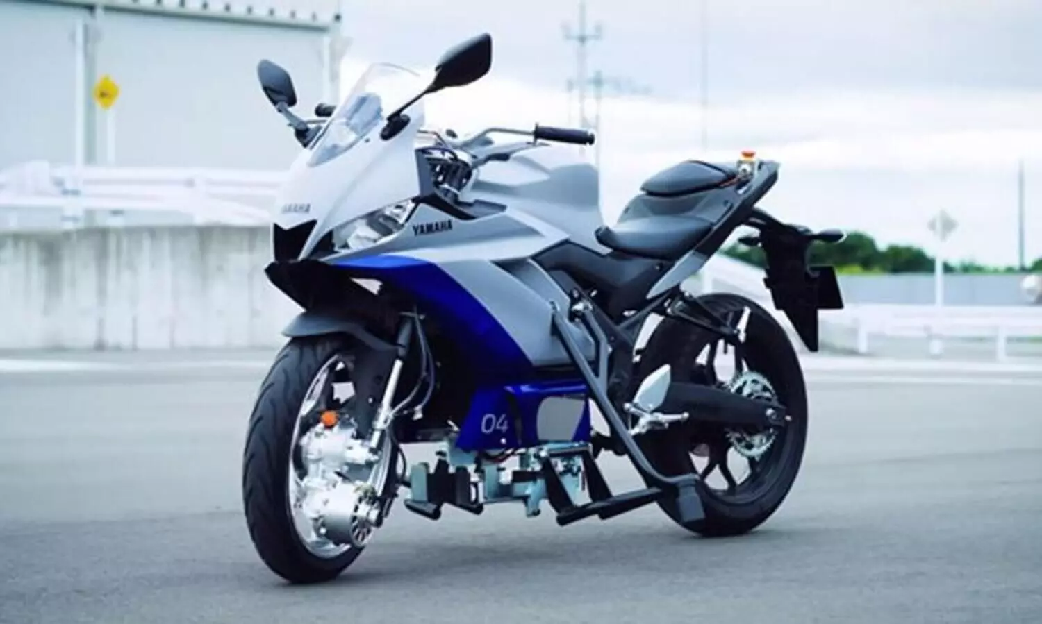 Yamaha debuts self-balancing R3 powered by an electric motor