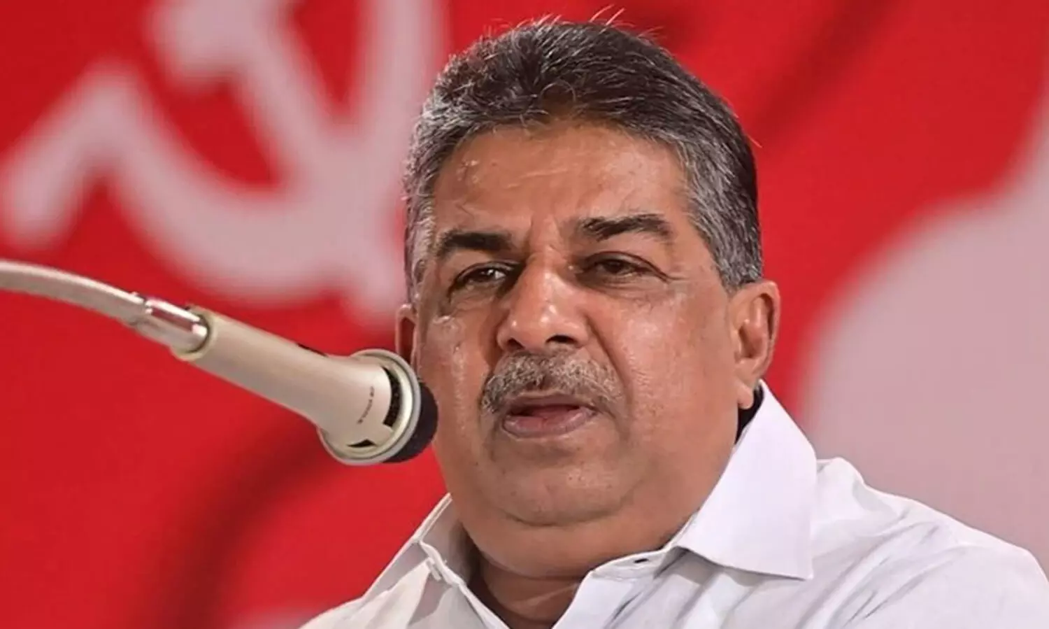 മന്ത്രി സ്ഥാനത്തു കടിച്ചുതൂങ്ങി കിടന്നില്ല, തീരുമാനം മുഖ്യമന്ത്രിയെടുക്കും -സജി ചെറിയാൻ