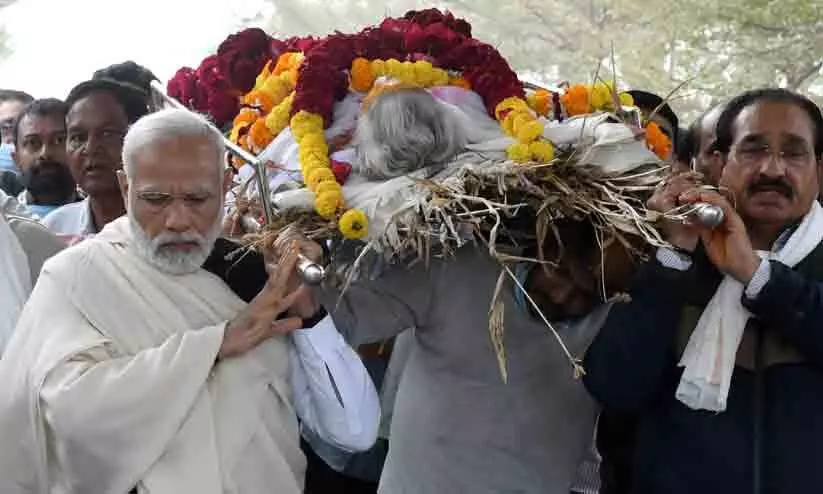 ഹീരാബെൻ: എന്നും ലളിത ജീവിതം ഹീരാബെൻ: എന്നും ലളിത ജീവിതം