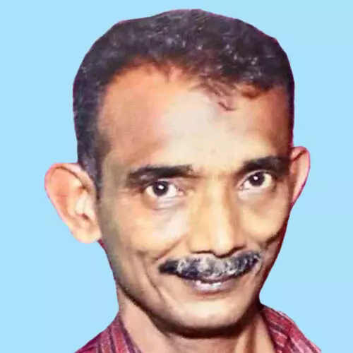 ആ​മ്പ​ല്ലൂ​രി​ൽ ടോ​റ​സ് ലോ​റി ഇ​ടി​ച്ച് ബൈ​ക്ക് യാ​ത്രി​ക​ൻ മ​രി​ച്ചു