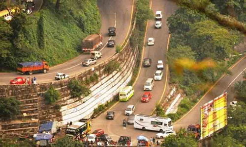 പേടിസ്വപ്നമായി താമരശ്ശേരി ചുരത്തിലെ ദുരിത യാത്ര;  എന്തുണ്ട് പരിഹാരം?