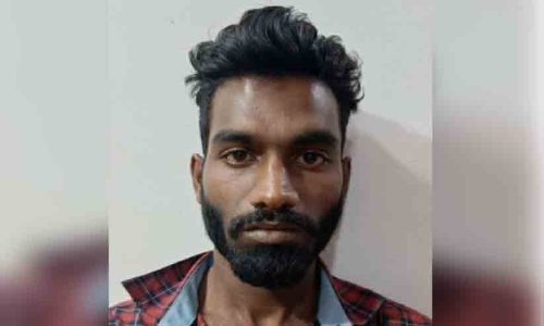 കൈവിലങ്ങുമായി പ്രതി രക്ഷപ്പെട്ടു