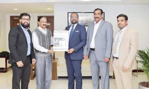 അ​വാ​ര്‍ഡ് ബ്രോ​ഷ​ര്‍ പ്ര​കാ​ശ​നം