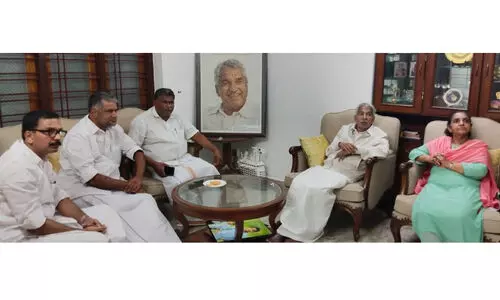 ഉമ്മൻ ചാണ്ടി തിരുവനന്തപുരത്തെത്തി