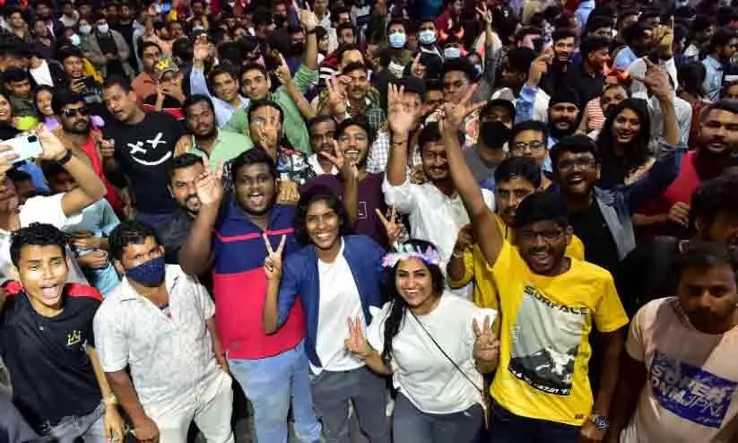 പുതുവർഷത്തെ നഗരം വരവേറ്റു പുതുവർഷത്തെ നഗരം വരവേറ്റു