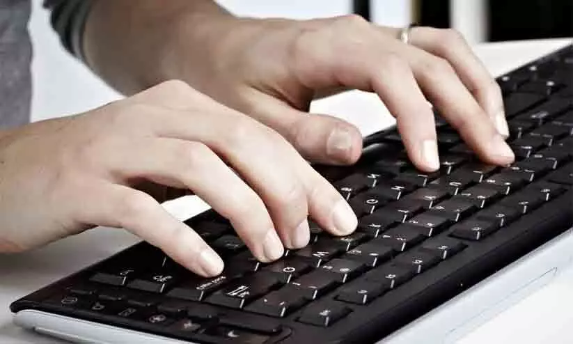 ‘ഇ ഓഫിസി’ൽ ‘ടൈപിസ്റ്റ്’ എന്തുചെയ്യുന്നു; വിവരശേഖരണവുമായി സർക്കാർ ‘ഇ ഓഫിസി’ൽ ‘ടൈപിസ്റ്റ്’ എന്തുചെയ്യുന്നു; വിവരശേഖരണവുമായി സർക്കാർ