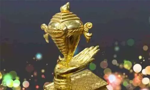 കലോത്സവം: സ്വർണക്കപ്പിന് കോഴിക്കോട് ജില്ല അതിർത്തി മുതൽ സ്വീകരണം കലോത്സവം: സ്വർണക്കപ്പിന് കോഴിക്കോട് ജില്ല അതിർത്തി മുതൽ സ്വീകരണം