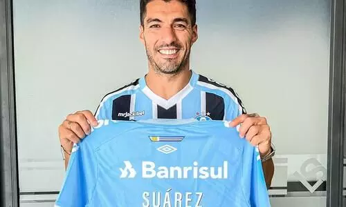 ഉറുഗ്വായ് സ്ട്രൈക്കർ ലൂയി സുവാരസ് ബ്രസീൽ ടീം ഗ്രെമിയോയിൽ