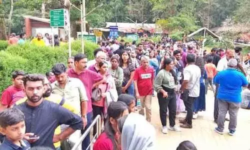 പുതുവർഷം: തിരക്കിലമർന്ന് വയനാട്ടിലെ വിനോദ സഞ്ചാര കേന്ദ്രങ്ങൾ