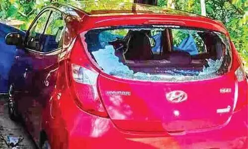 സ്ത്രീകൾ തനിച്ച് താമസിക്കുന്ന വീടിനുനേരെ ആക്രമണം