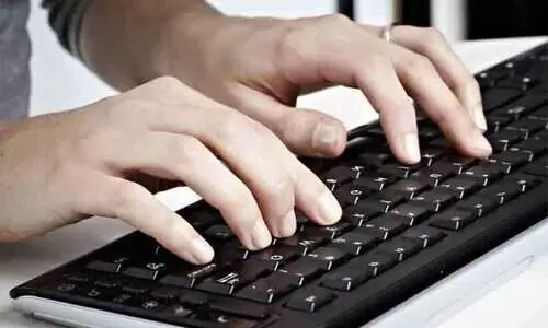 ‘ഇ ഓഫിസി’ൽ ‘ടൈപിസ്റ്റ്’ എന്തുചെയ്യുന്നു; വിവരശേഖരണവുമായി സർക്കാർ