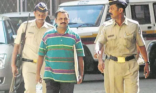 മാലേഗാവ് സ്ഫോടനക്കേസ്: തന്നെ ഒഴിവാക്കണമെന്ന പുരോഹിതിന്റെ ഹരജി തള്ളി