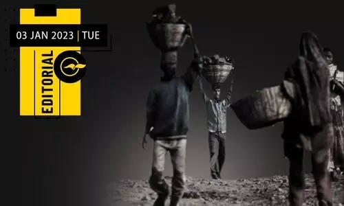 ന​ടു​വൊ​ടി​യു​ന്ന നാ​ടി​ന്​ വാ​ചാ​ടോ​പം മ​തി​യാ​വി​ല്ല