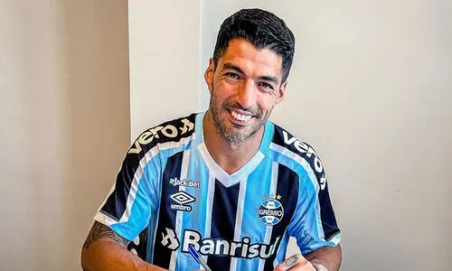 സുവാരസ് ബ്രസീൽ ക്ലബിൽ