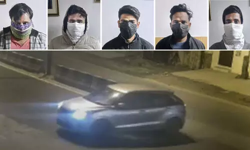 കാറിനടിയിൽ കുടുങ്ങിയ യുവതിയെ വലിച്ചിഴച്ച സംഭവം; ഡൽഹിയിൽ വ്യാപക പ്രതിഷേധം