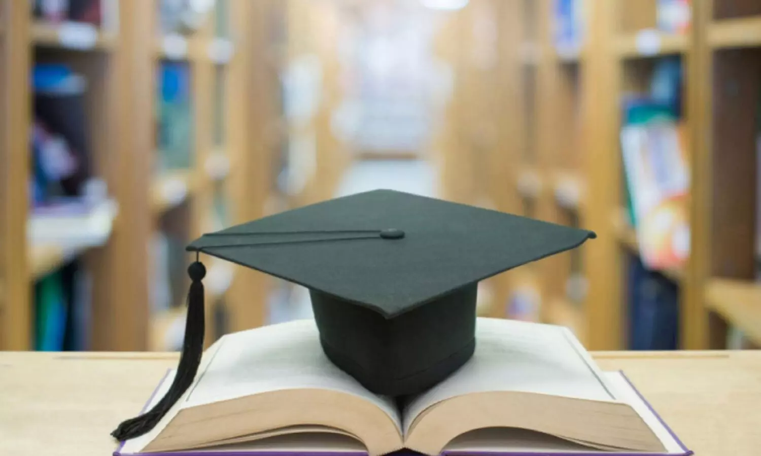 മൂ​ന്നു സ​ർ​വ​ക​ലാ​ശാ​ല​ക​ൾ​ക്ക് 100 കോ​ടി വീ​തം, 11 കോ​ള​ജു​ക​ൾ​ക്ക് അ​ഞ്ചു കോ​ടി വീ​തം; ഉ​ന്ന​ത വി​ദ്യാ​ഭ്യാ​സ മേ​ഖ​ല​യു​ടെ മി​ക​വ് വ​ർ​ധി​പ്പി​ക്കാൻ പി.​എം. ഉ​ഷ പ​ദ്ധ​തി