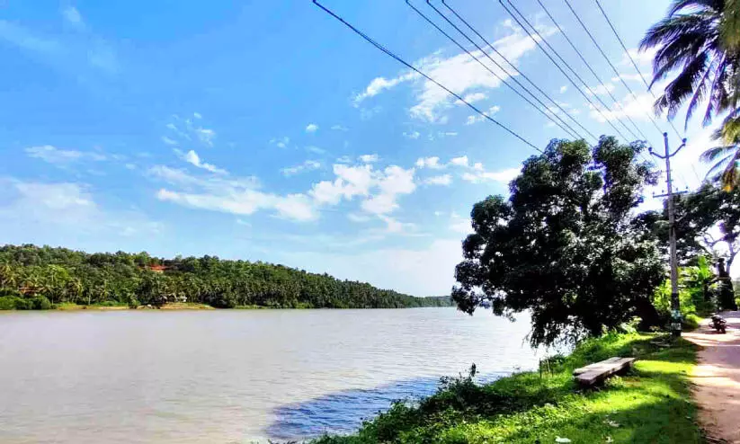 സു​ന്ദ​ര​മാ​കു​മീ പു​ഴ​യോ​രം; ചാ​ലി​യാ​ർ തീ​ര വി​ക​സ​ന​ത്തി​ന് ഒ​രു കോ​ടി​യു​ടെ പ​ദ്ധ​തി