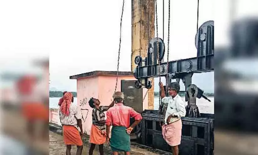 ചുള്ളിയാർ ഡാം കനാൽ ഷട്ടറിൽ ചോർച്ച; അറ്റകുറ്റപ്പണി പുരോഗമിക്കുന്നു