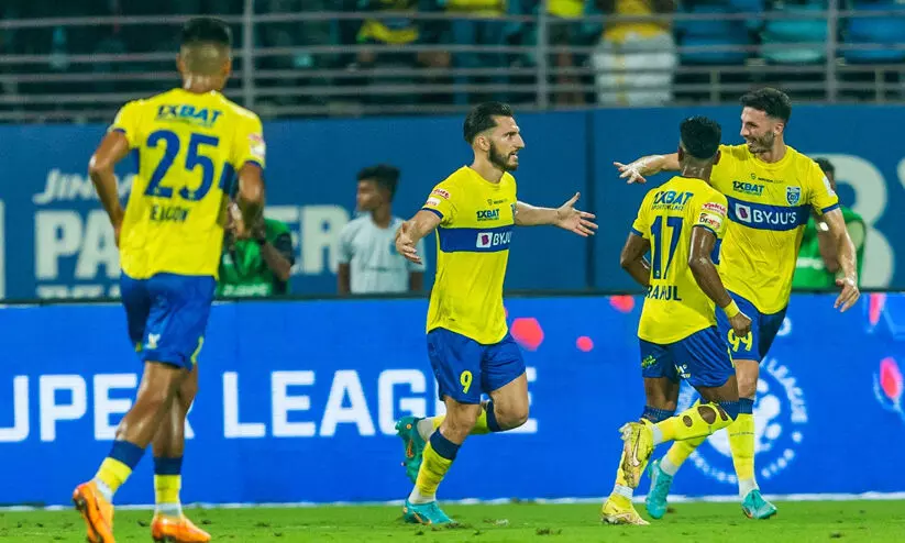 വിജയക്കുതിപ്പ് തുടർന്ന് ബ്ലാസ്റ്റേഴ്സ്; ജാംഷഡ്പുരിനെ തകർത്ത് (3-1) മൂന്നാമത് വിജയക്കുതിപ്പ് തുടർന്ന് ബ്ലാസ്റ്റേഴ്സ്; ജാംഷഡ്പുരിനെ തകർത്ത് (3-1) മൂന്നാമത്