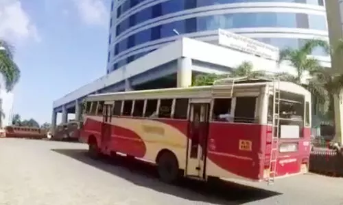 യാത്രക്കാരിൽ നിന്ന് പണം വാങ്ങിയ ശേഷം ടിക്കറ്റ് നൽകാതിരുന്ന കെ.എസ്.ആർ.ടി.സി കണ്ടക്ടർ പിടിയിൽ