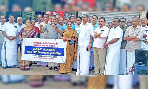 സീറ്റ് സംവരണം: പുതിയ സമരവുമായി മുതിർന്ന പൗരന്മാർ
