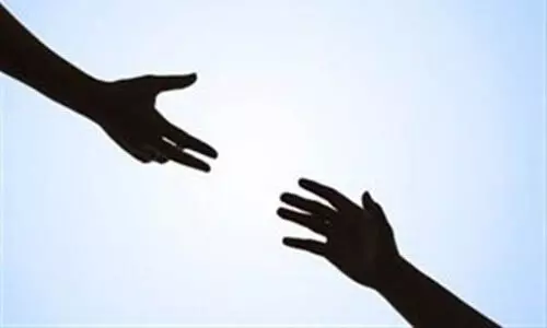 ശരീര അവയവങ്ങളിലെ സന്ധികൾ ഇളകി തൂങ്ങുന്നു;  രണ്ടുവയസ്സുകാരന് സുമനസുകളുടെ കരുണ വേണം