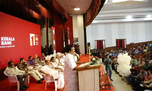 സാമ്പത്തിക ഞെരുക്കമുണ്ടാക്കാനുള്ള ശ്രമങ്ങളെ വിഫലമാക്കാൻ സഹകരണ മേഖല മുന്നോട്ടു വരണമെന്ന് കെ. രാധാകൃഷ്ണൻ