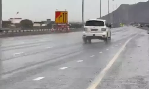 വിവിധ എമിറേറ്റുകളിൽ മഴ; വരുംദിവസങ്ങളിലും സാധ്യത