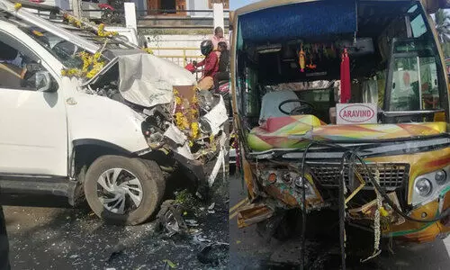 ശബരിമലയിലേക്ക് പോയ ബസും ജീപ്പും കൂട്ടിയിടിച്ച് 8 തീർത്ഥാടകർക്ക് പരിക്ക്