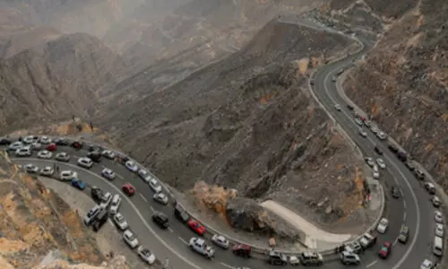 അവധിദിനങ്ങളിലെ താരം ജബല്‍ ജൈസ്