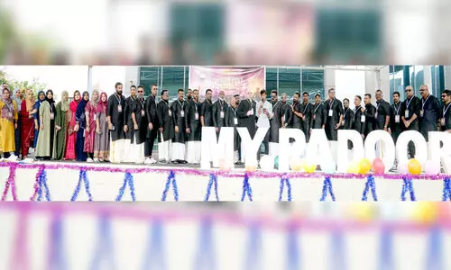 പാ​ടൂ​ർ ഫെ​സ്റ്റ് അ​ര​ങ്ങേ​റി