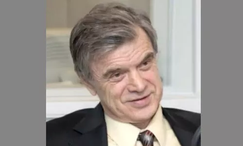 റുസ്‍ലൻ ഖസബുലറ്റോവ് അന്തരിച്ചു