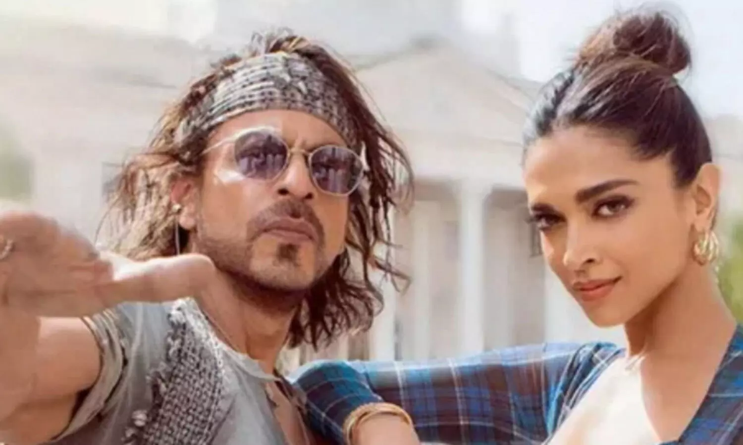 വിവാദമാക്കിയ കാവി രംഗത്തിന് കട്ടില്ല; പത്താൻ സെൻസറിങ് പൂർത്തിയായി, 10 കട്ടുകൾ