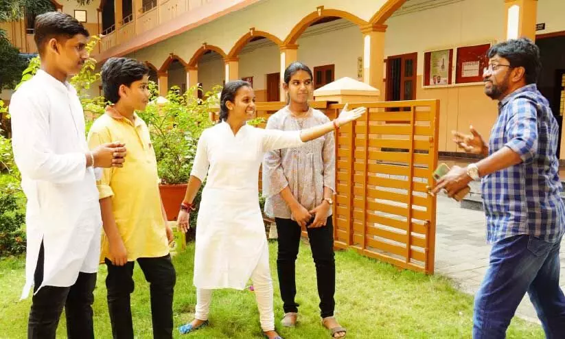 ഏകാഭിനയകലയുടെ ദ്രോണർ എത്തി, ശിഷ്യർ 28 ഏകാഭിനയകലയുടെ ദ്രോണർ എത്തി, ശിഷ്യർ 28