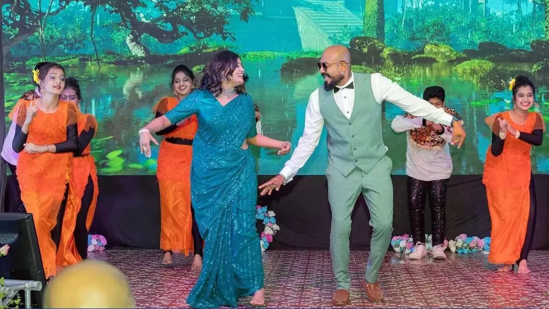 ദ്രുതനടന ചുവടുകളിൽ പ്രവാസം ദ്രുതനടന ചുവടുകളിൽ പ്രവാസം