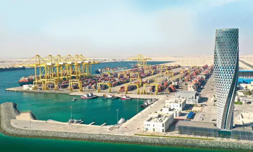 പ്രധാന വാണിജ്യകേന്ദ്രമായി ഹമദ് തുറമുഖം