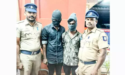 ബൈക്കിലെത്തി മാലപൊട്ടിക്കൽ: യുവാക്കൾ അറസ്റ്റിൽ