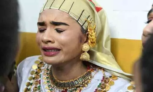 കണ്ണീർ വീണ് ഒപ്പനവേദി