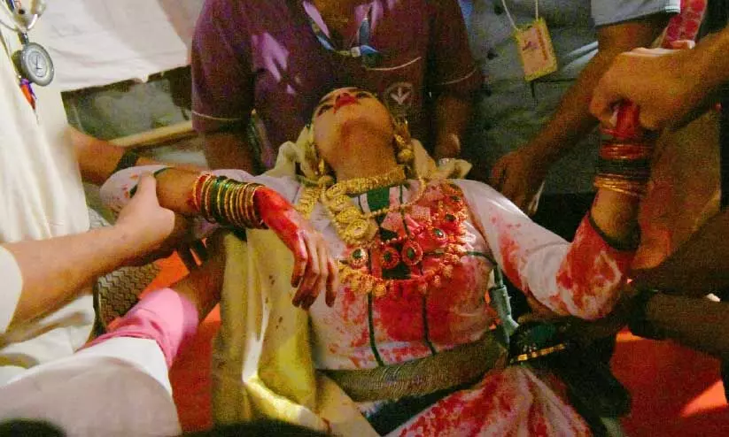 ഒപ്പനയിൽ ചോരക്കളി ഒപ്പനയിൽ ചോരക്കളി