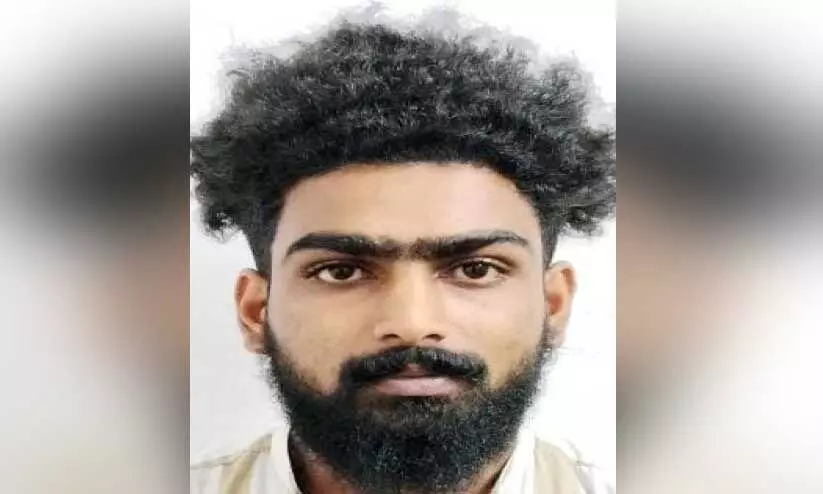 കഞ്ചാവുമായി യുവാവ് പിടിയിൽ കഞ്ചാവുമായി യുവാവ് പിടിയിൽ