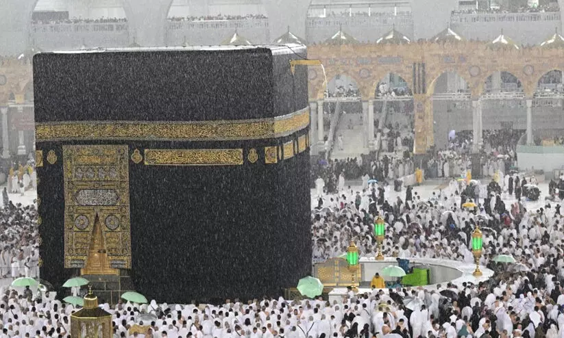 തീ​ർ​ഥാ​ട​ക​രും സ​ന്ദ​ർ​ശ​ക​രും ഹ​റ​മി​ൽ ഉ​റ​ങ്ങ​രു​ത്​