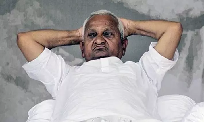 അണ്ണാ ഹസാരെയുടെ അഴിമതിക്കെതിരെ സി.ബി.ഐ അന്വേഷണത്തിന് ആവശ്യം; പൊതുതാൽപര്യ ഹരജി നാലാഴ്ചത്തേക്ക് മാറ്റി അണ്ണാ ഹസാരെയുടെ അഴിമതിക്കെതിരെ സി.ബി.ഐ അന്വേഷണത്തിന് ആവശ്യം; പൊതുതാൽപര്യ ഹരജി നാലാഴ്ചത്തേക്ക് മാറ്റി