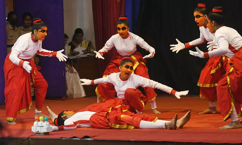 അധ്യാപികമാർ ഓൺ ദി സ്റ്റേജ് അധ്യാപികമാർ ഓൺ ദി സ്റ്റേജ്