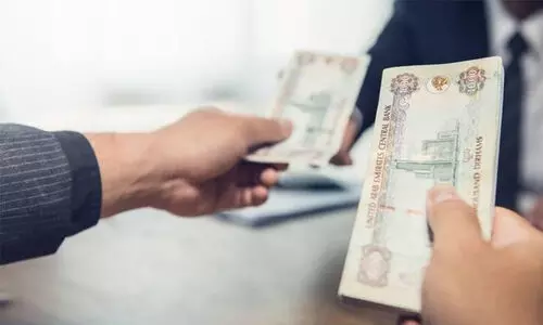 തൊ​ഴി​ൽ ന​ഷ്ട​പ്പെ​ടു​ന്ന​വ​ർ​ക്ക്​ ഇ​ൻ​ഷു​റ​ൻ​സ്​;പി​ഴ ശ​മ്പ​ള​ത്തി​ൽ​നി​ന്ന്​ പി​ടി​ക്കും