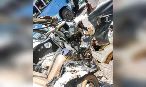 ബസും വാനും കൂട്ടിയിടിച്ച് ഒരാൾക്ക് പരിക്ക്